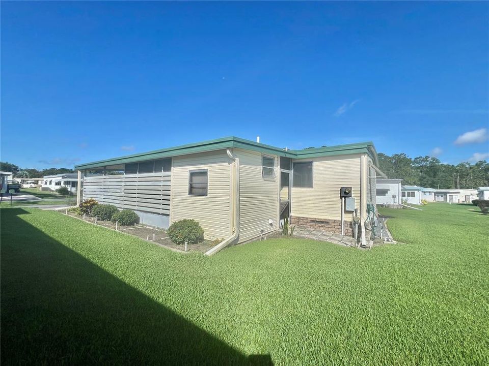 For Sale: $89,000 (2 beds, 2 baths, 1056 Square Feet)