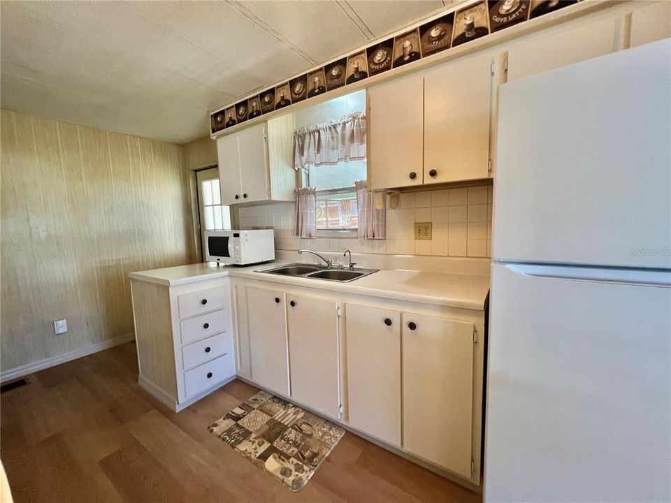 For Sale: $89,000 (2 beds, 2 baths, 1056 Square Feet)