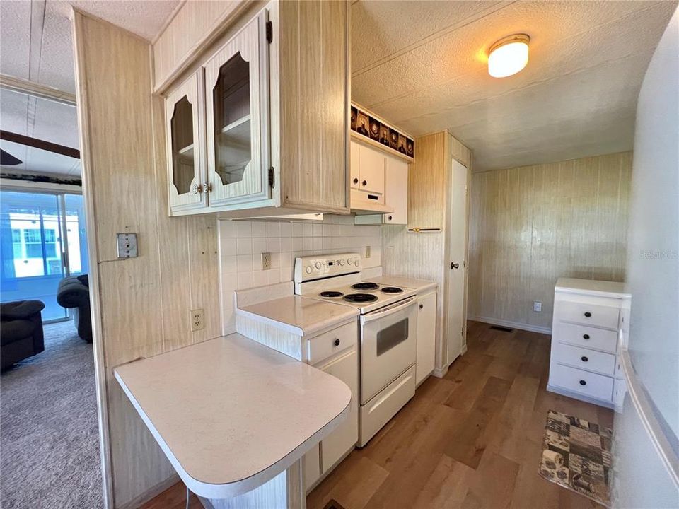 For Sale: $89,000 (2 beds, 2 baths, 1056 Square Feet)