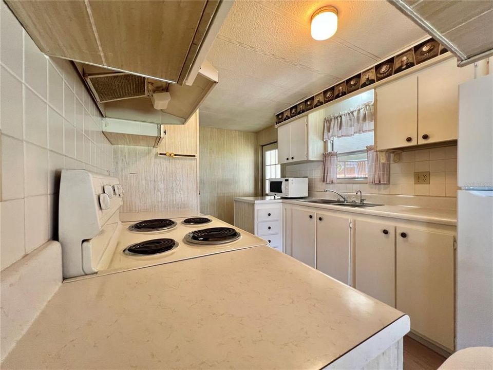 For Sale: $89,000 (2 beds, 2 baths, 1056 Square Feet)