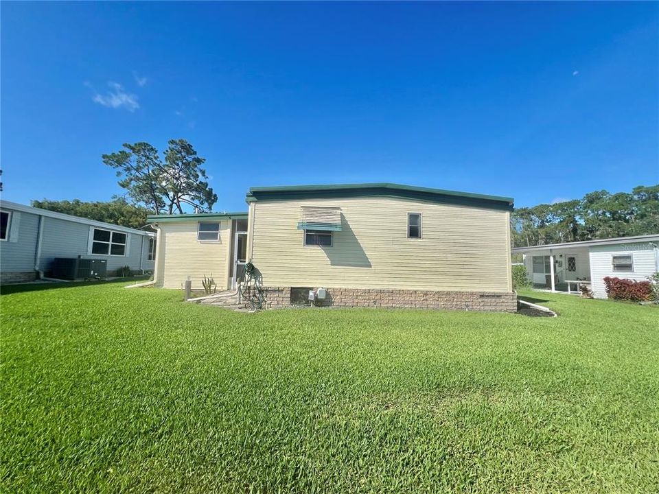 For Sale: $89,000 (2 beds, 2 baths, 1056 Square Feet)