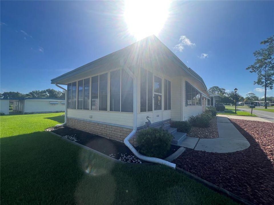 For Sale: $89,000 (2 beds, 2 baths, 1056 Square Feet)