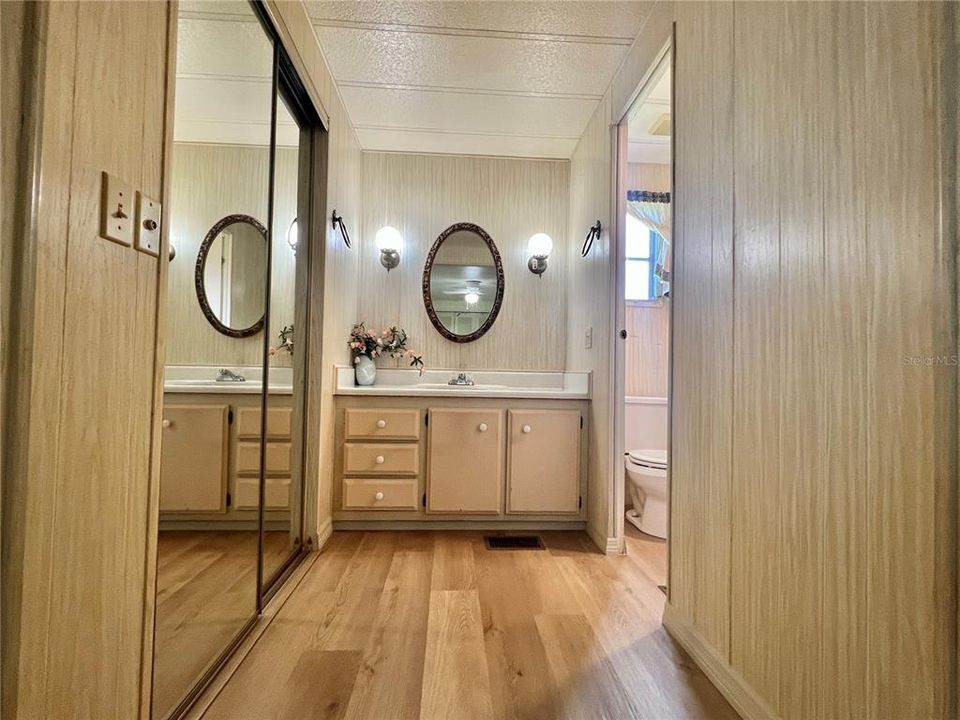 For Sale: $89,000 (2 beds, 2 baths, 1056 Square Feet)