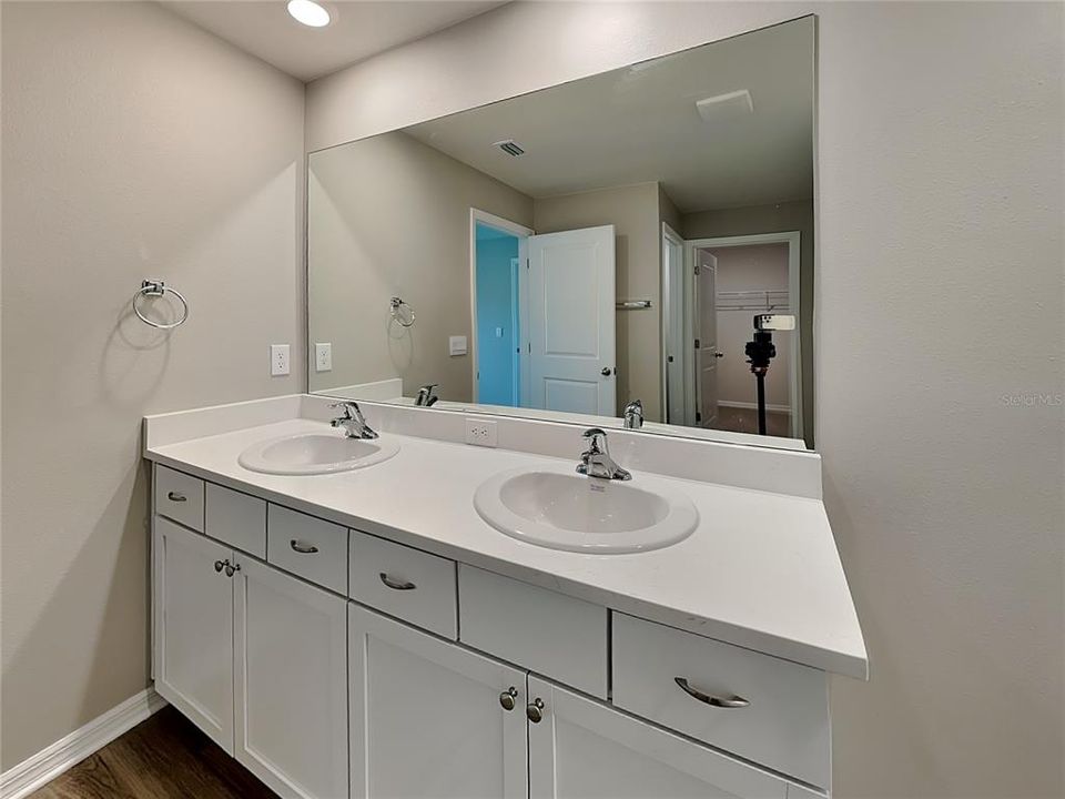 Active With Contract: $2,099 (4 beds, 2 baths, 1828 Square Feet)