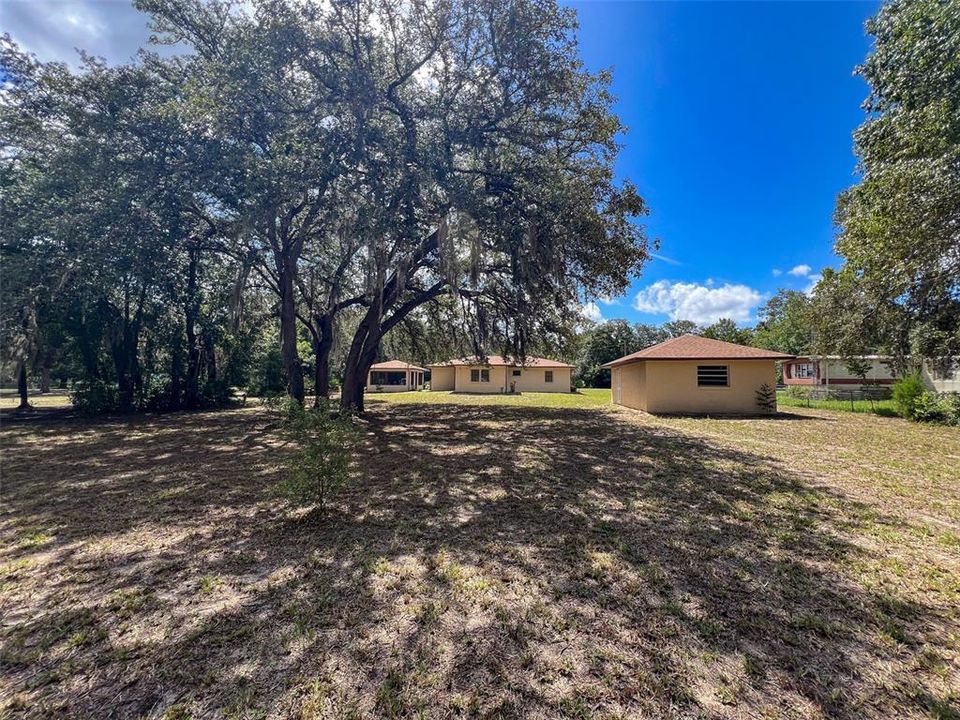 合同活跃: $269,900 (2 贝兹, 2 浴室, 1208 平方英尺)