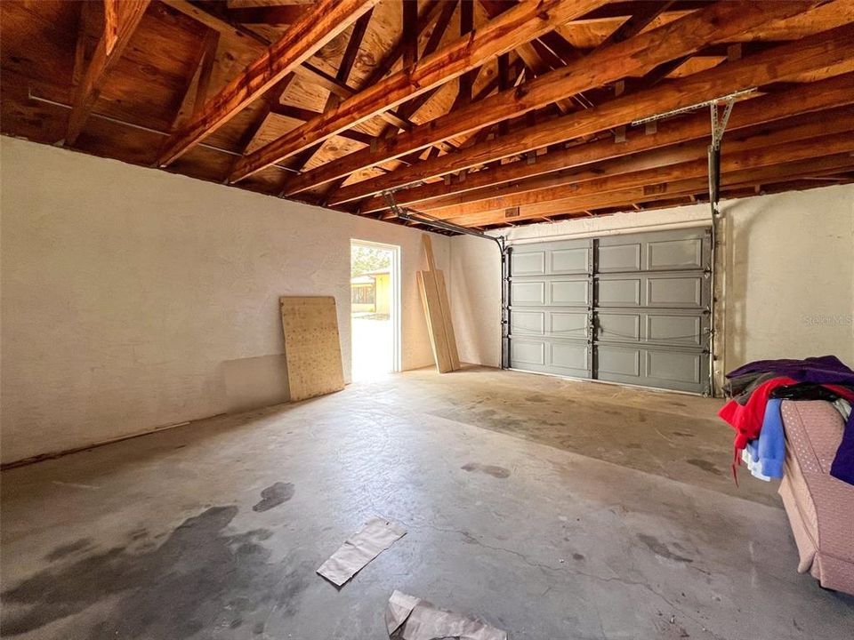 合同活跃: $269,900 (2 贝兹, 2 浴室, 1208 平方英尺)