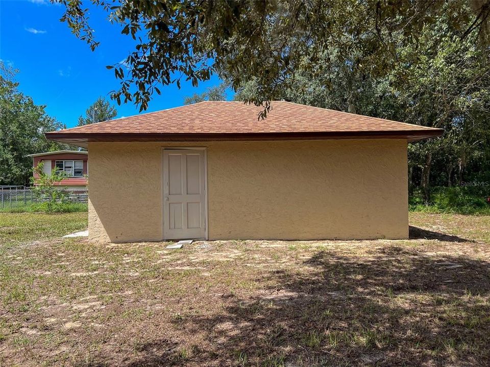 合同活跃: $269,900 (2 贝兹, 2 浴室, 1208 平方英尺)