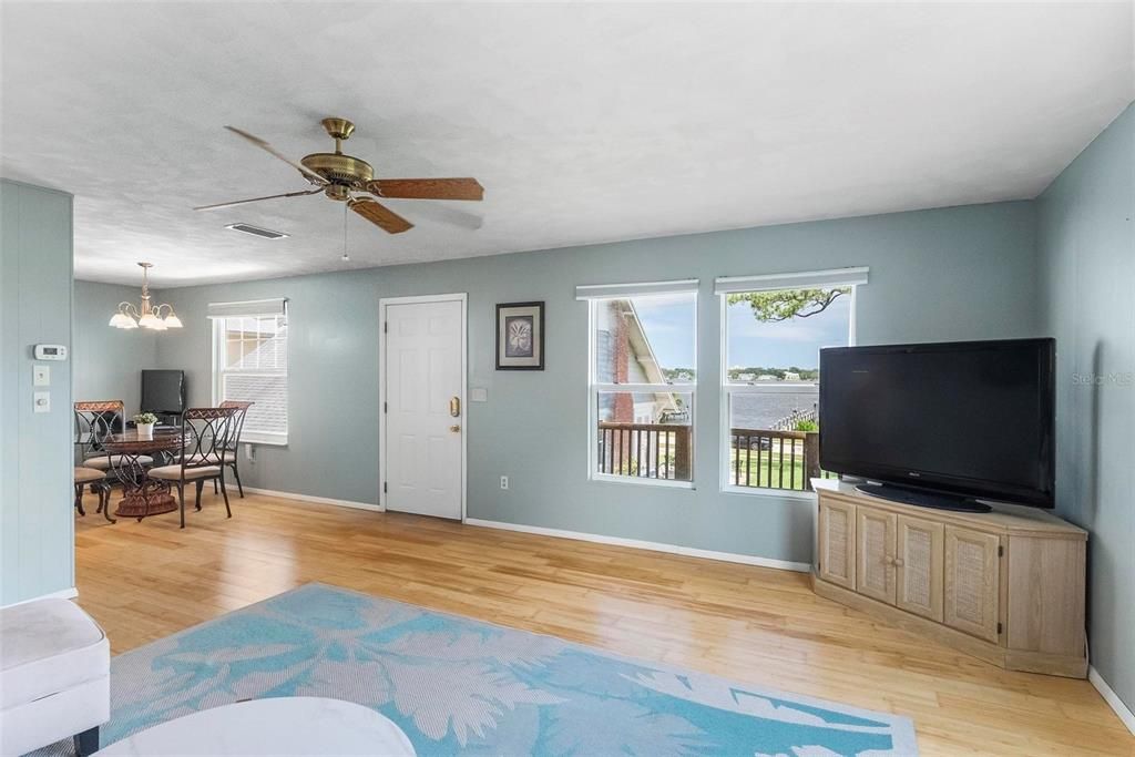 待售: $979,000 (4 贝兹, 4 浴室, 3135 平方英尺)