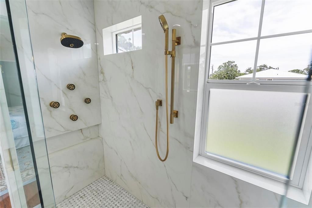 待售: $979,000 (4 贝兹, 4 浴室, 3135 平方英尺)