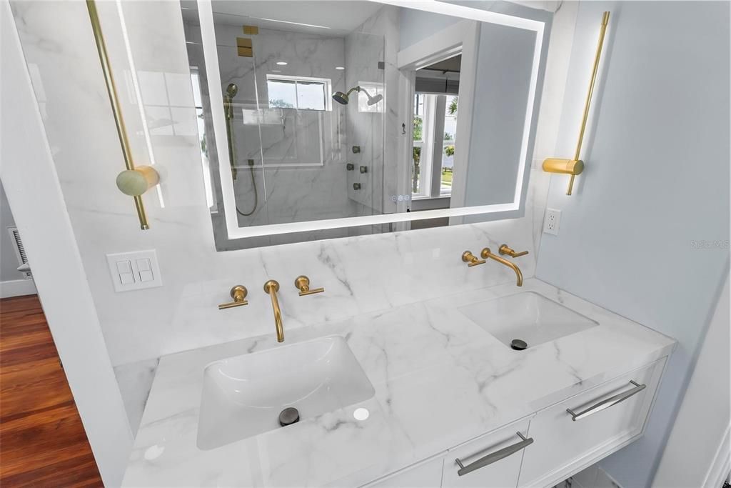 待售: $979,000 (4 贝兹, 4 浴室, 3135 平方英尺)