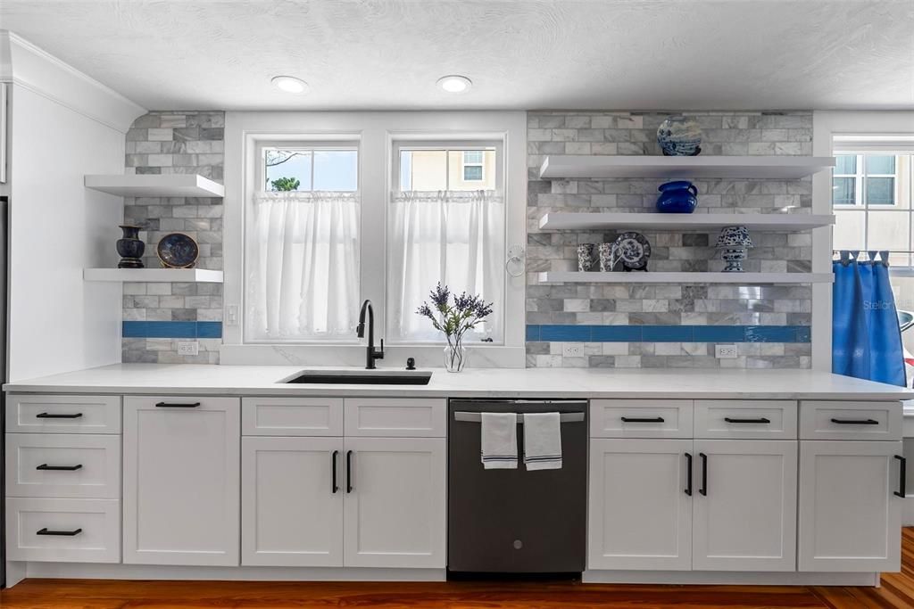 待售: $979,000 (4 贝兹, 4 浴室, 3135 平方英尺)