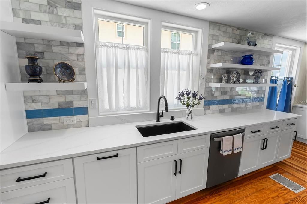 待售: $979,000 (4 贝兹, 4 浴室, 3135 平方英尺)