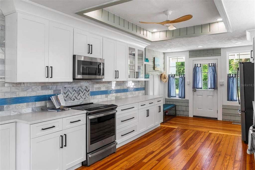 待售: $979,000 (4 贝兹, 4 浴室, 3135 平方英尺)