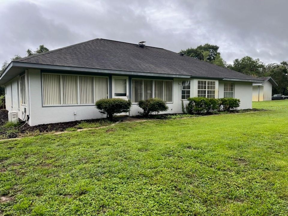 Под контрактом: $269,000 (3 спален, 2 ванн, 1664 Квадратных фут)