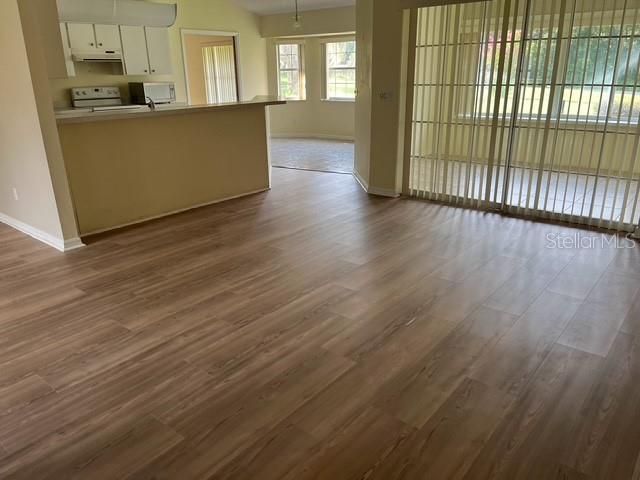 Под контрактом: $269,000 (3 спален, 2 ванн, 1664 Квадратных фут)