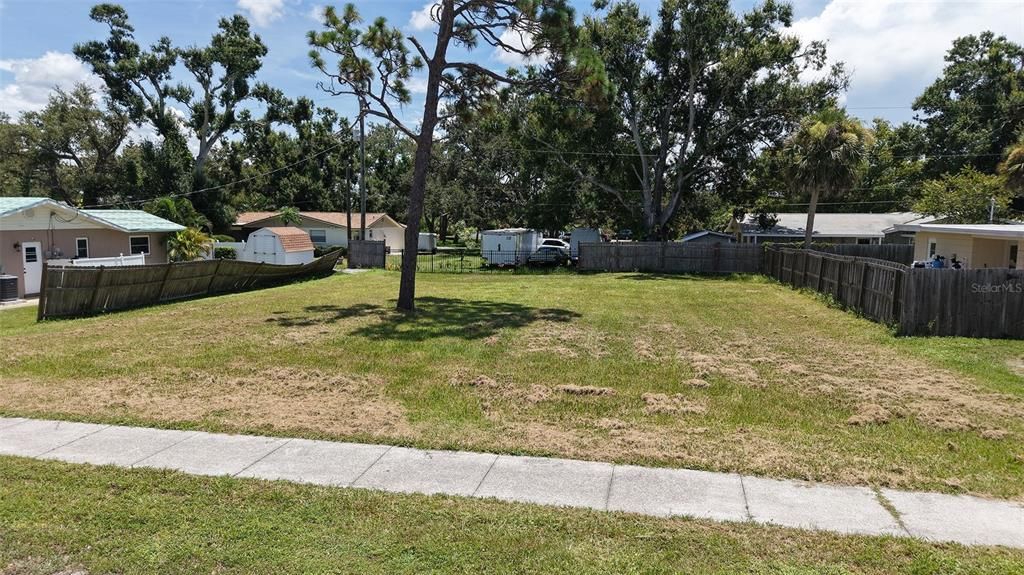 待售: $69,000 (0.18 acres)