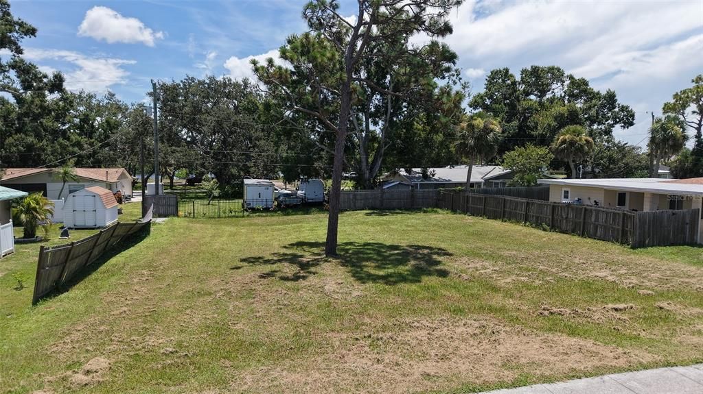 待售: $69,000 (0.18 acres)