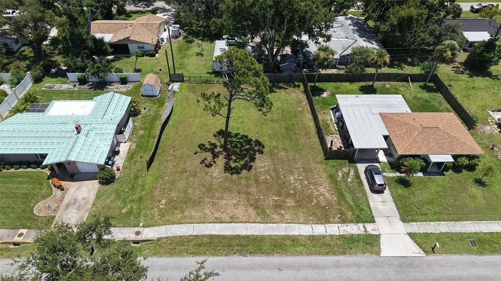 待售: $69,000 (0.18 acres)