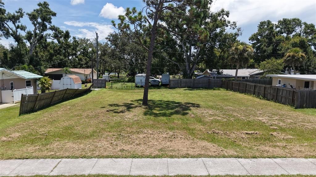 待售: $69,000 (0.18 acres)