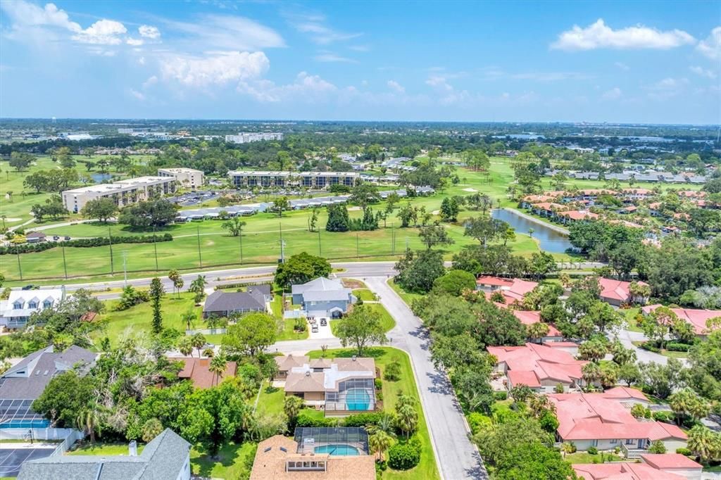 Под контрактом: $749,000 (3 спален, 2 ванн, 2120 Квадратных фут)