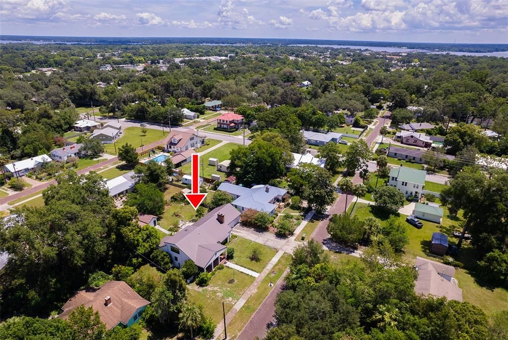 For Sale: $350,000 (3 beds, 2 baths, 2073 Square Feet)