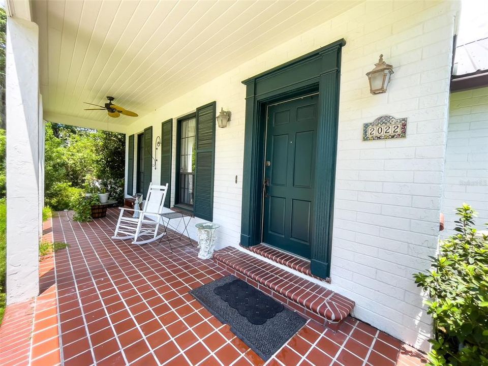 For Sale: $350,000 (3 beds, 2 baths, 2073 Square Feet)