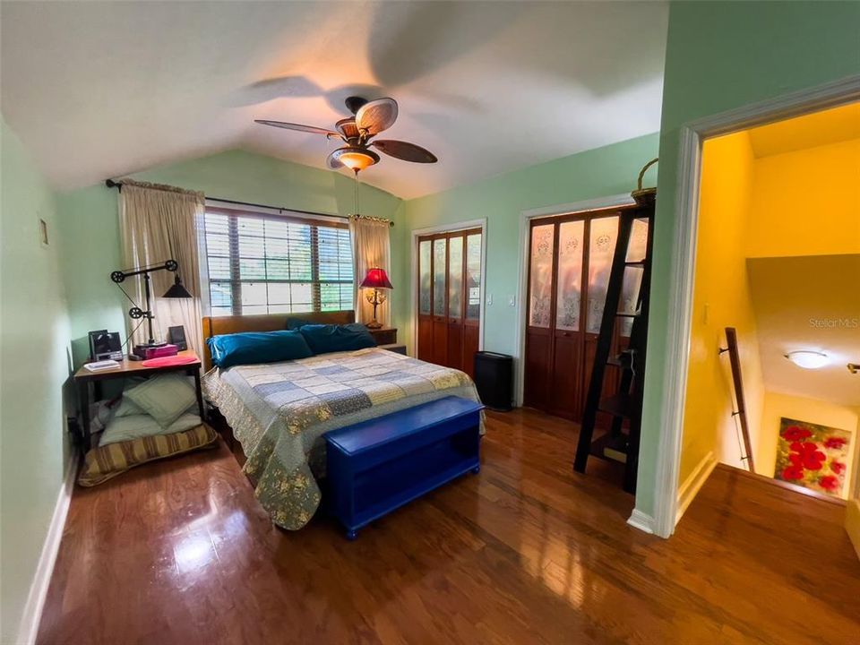 For Sale: $350,000 (3 beds, 2 baths, 2073 Square Feet)