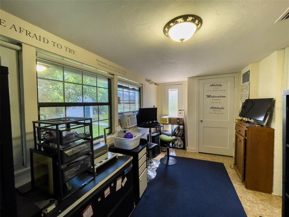 For Sale: $350,000 (3 beds, 2 baths, 2073 Square Feet)