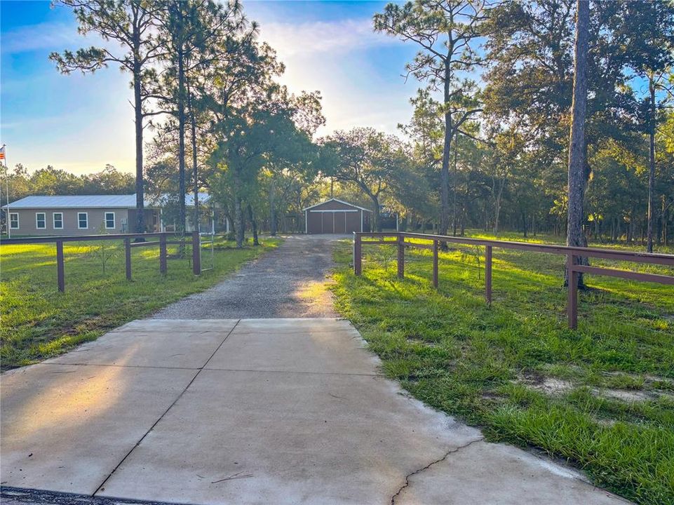 Под контрактом: $425,000 (2 спален, 2 ванн, 1060 Квадратных фут)