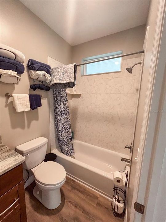 Под контрактом: $425,000 (2 спален, 2 ванн, 1060 Квадратных фут)