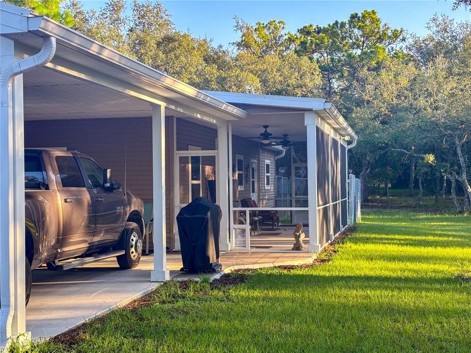 Под контрактом: $425,000 (2 спален, 2 ванн, 1060 Квадратных фут)