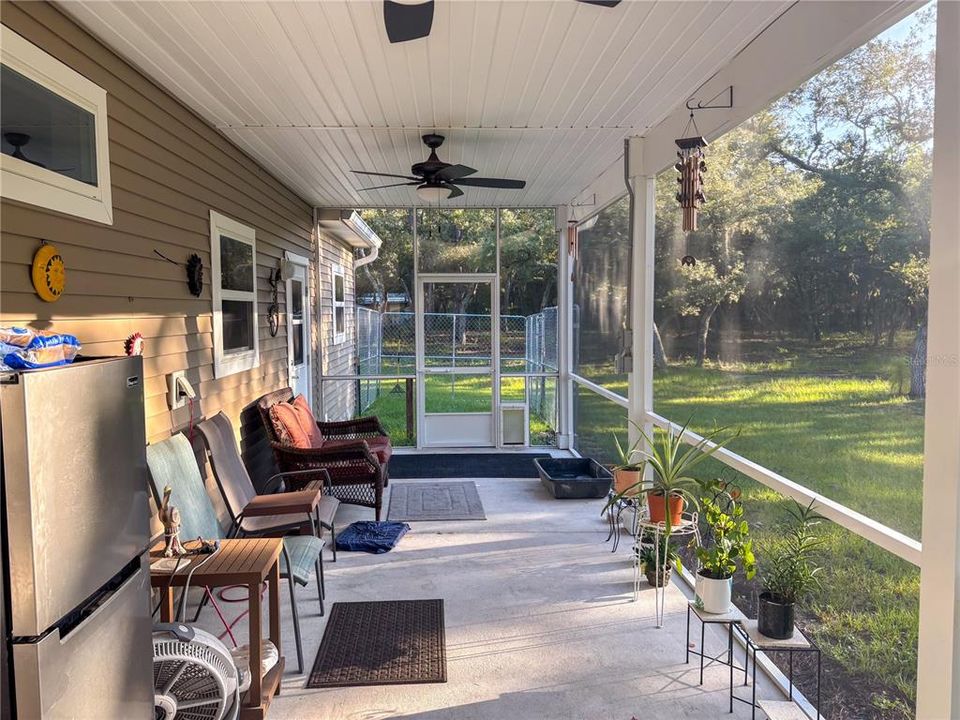 Под контрактом: $425,000 (2 спален, 2 ванн, 1060 Квадратных фут)