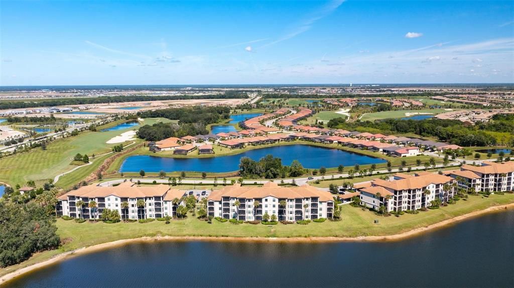 Под контрактом: $2,300 (2 спален, 2 ванн, 1121 Квадратных фут)