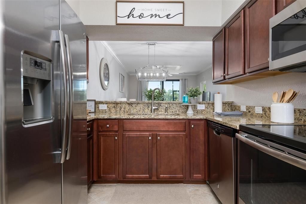 Под контрактом: $2,300 (2 спален, 2 ванн, 1121 Квадратных фут)