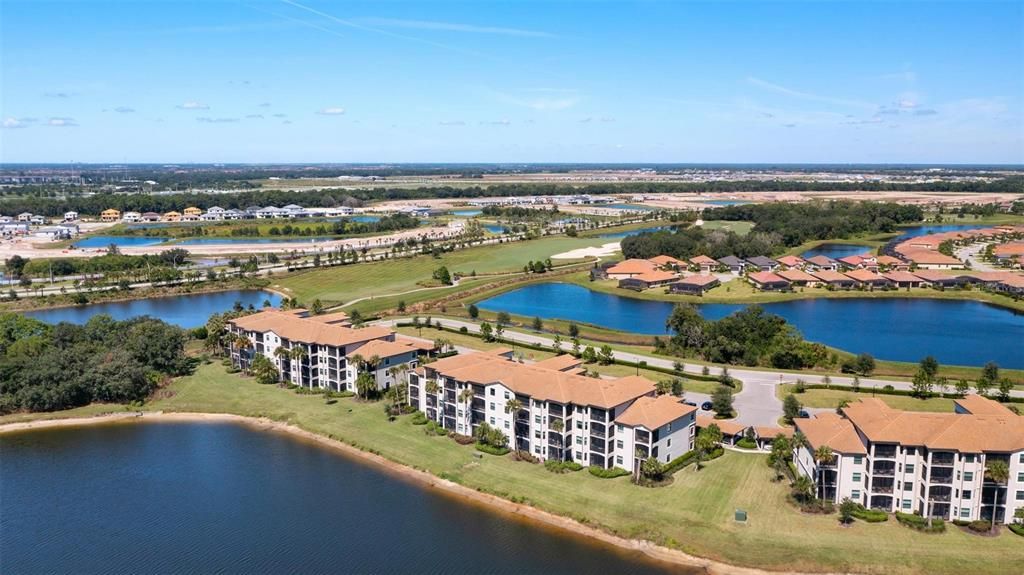 Под контрактом: $2,300 (2 спален, 2 ванн, 1121 Квадратных фут)