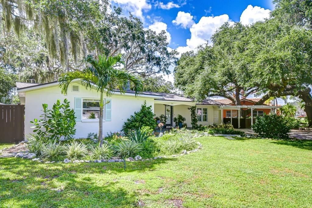 For Sale: $575,000 (3 beds, 2 baths, 2279 Square Feet)