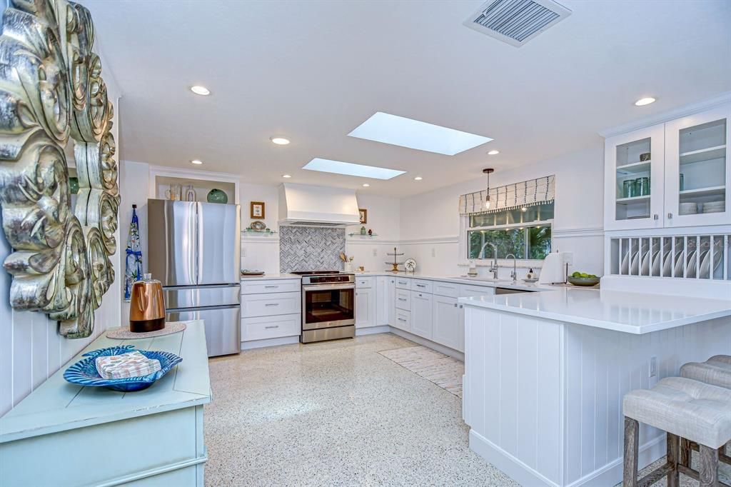 For Sale: $575,000 (3 beds, 2 baths, 2279 Square Feet)