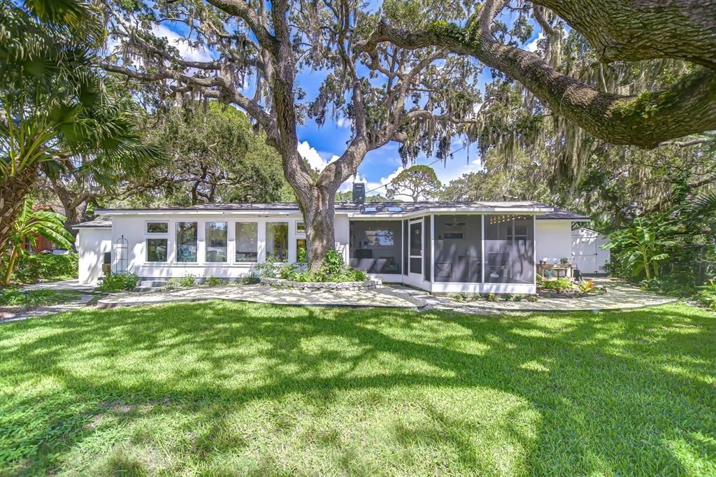 For Sale: $575,000 (3 beds, 2 baths, 2279 Square Feet)