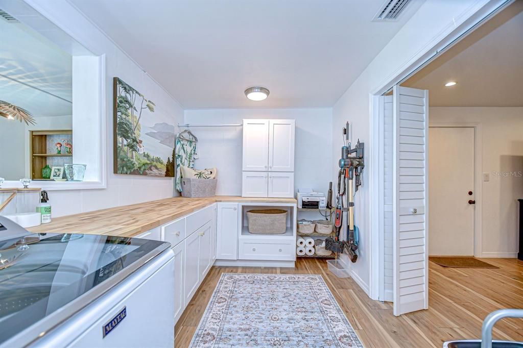 For Sale: $575,000 (3 beds, 2 baths, 2279 Square Feet)