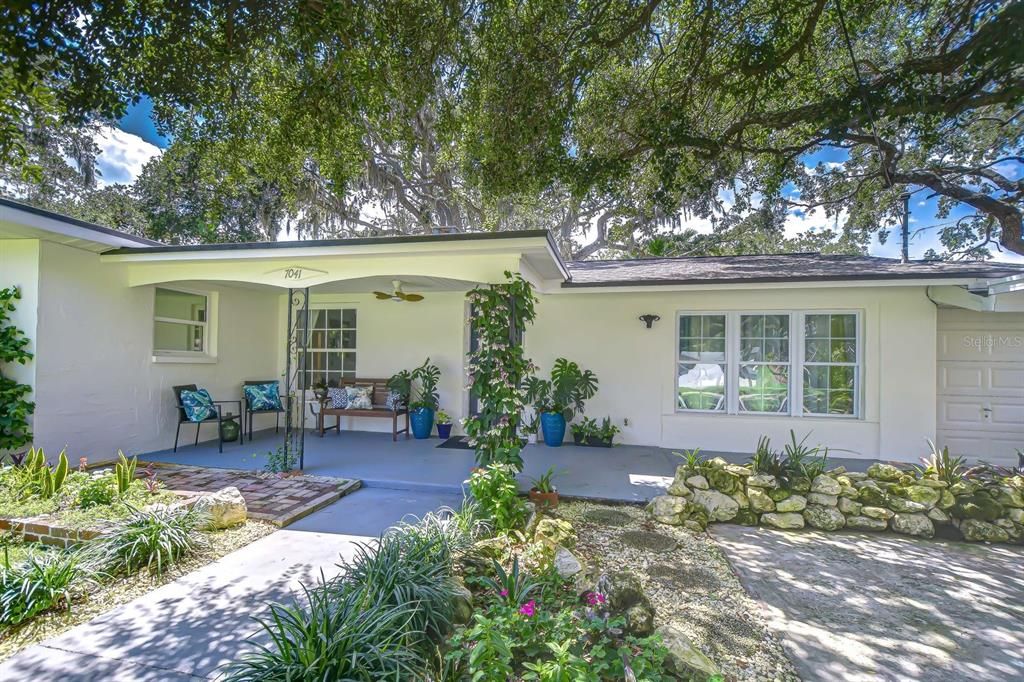 For Sale: $575,000 (3 beds, 2 baths, 2279 Square Feet)