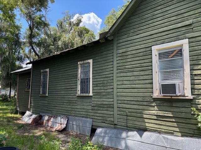 Activo con contrato: $155,000 (4 camas, 1 baños, 1210 Pies cuadrados)