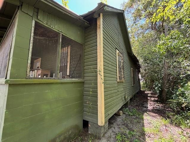 Activo con contrato: $155,000 (4 camas, 1 baños, 1210 Pies cuadrados)