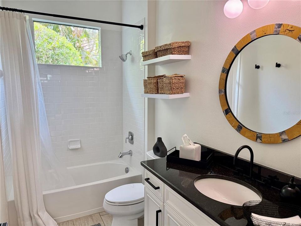 出租: $6,500 (3 贝兹, 2 浴室, 2432 平方英尺)