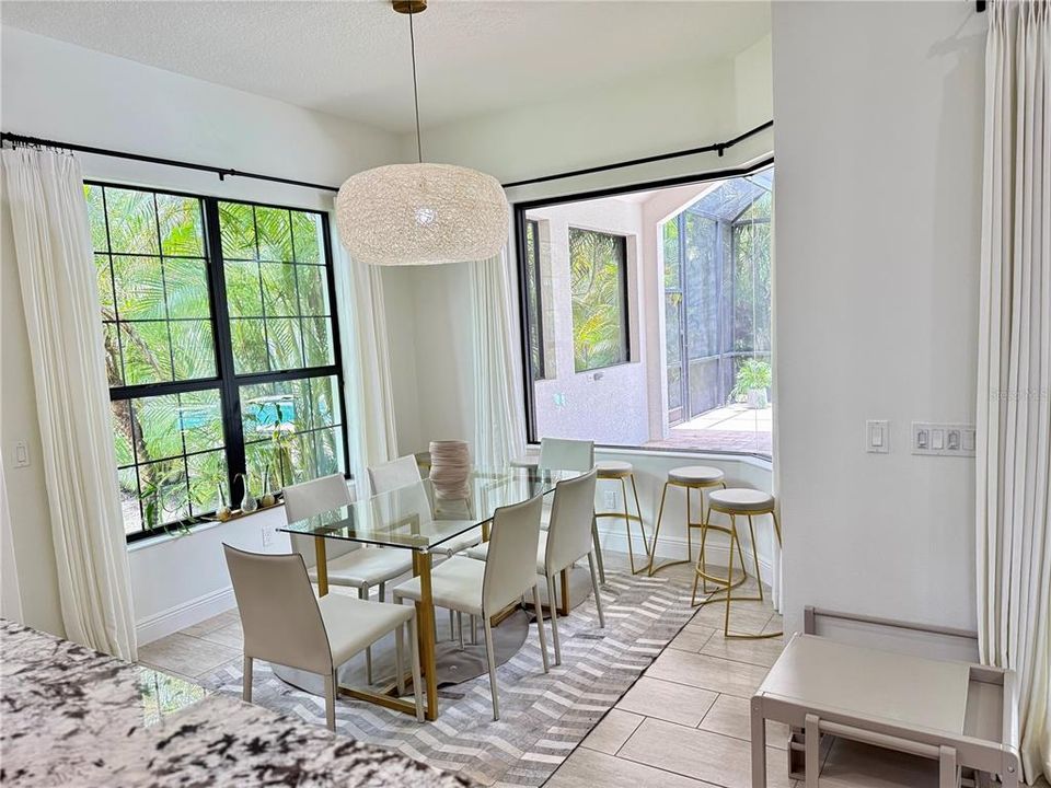 出租: $6,500 (3 贝兹, 2 浴室, 2432 平方英尺)