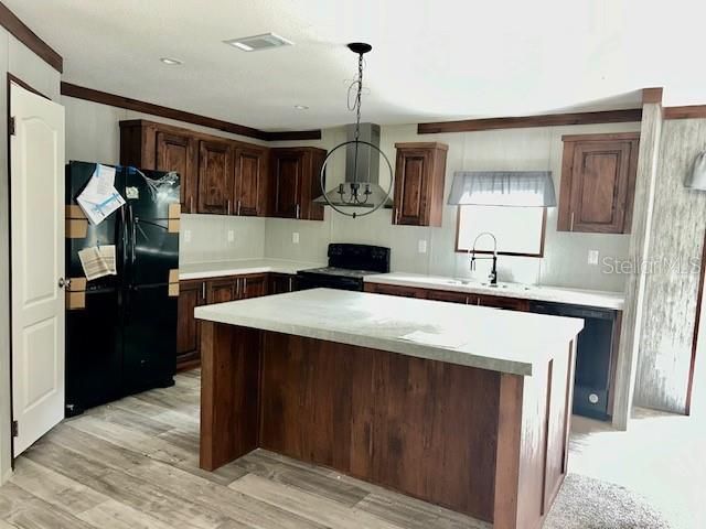 En Venta: $384,900 (4 camas, 3 baños, 2254 Pies cuadrados)