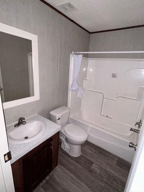 En Venta: $384,900 (4 camas, 3 baños, 2254 Pies cuadrados)