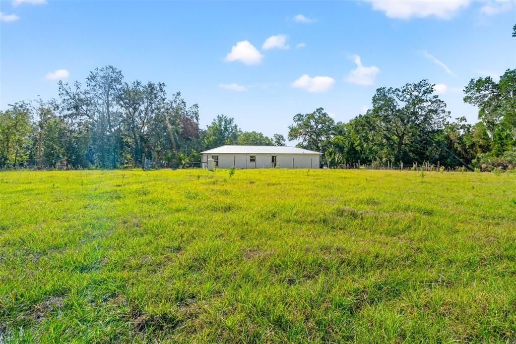 For Sale: $289,500 (2 beds, 1 baths, 912 Square Feet)