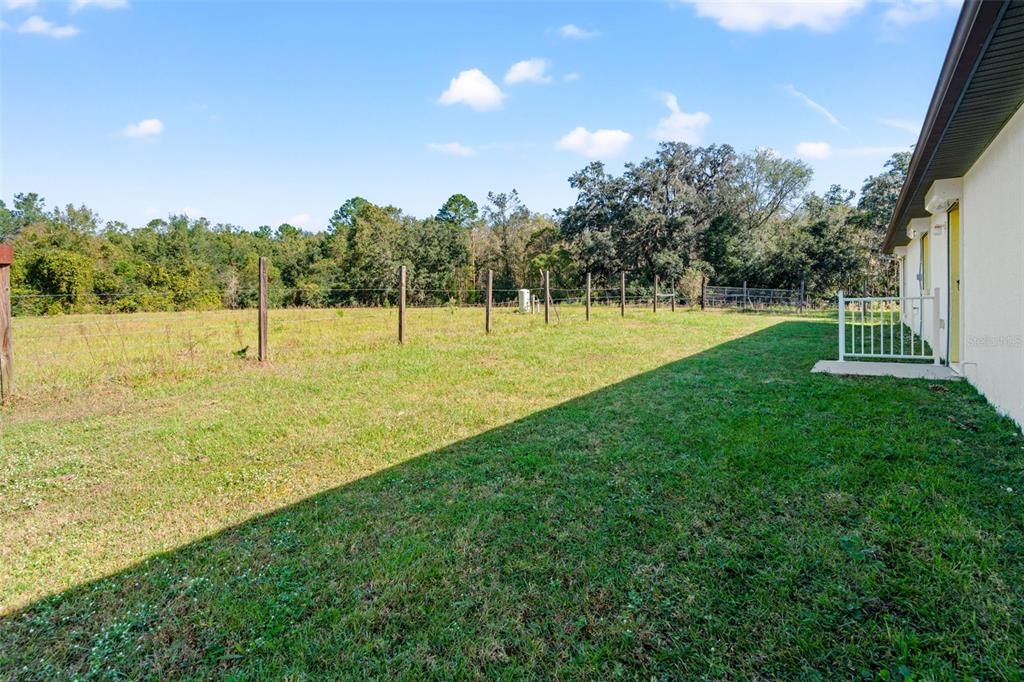 For Sale: $289,500 (2 beds, 1 baths, 912 Square Feet)