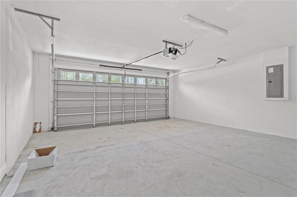 Под контрактом: $256,900 (3 спален, 2 ванн, 1468 Квадратных фут)