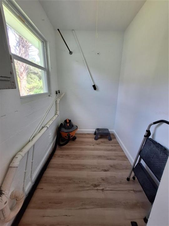 For Sale: $239,900 (3 beds, 1 baths, 1166 Square Feet)